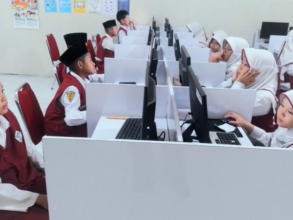 MI Al Irsyad Kota Madiun Laksanakan ANBK Hari Kedua