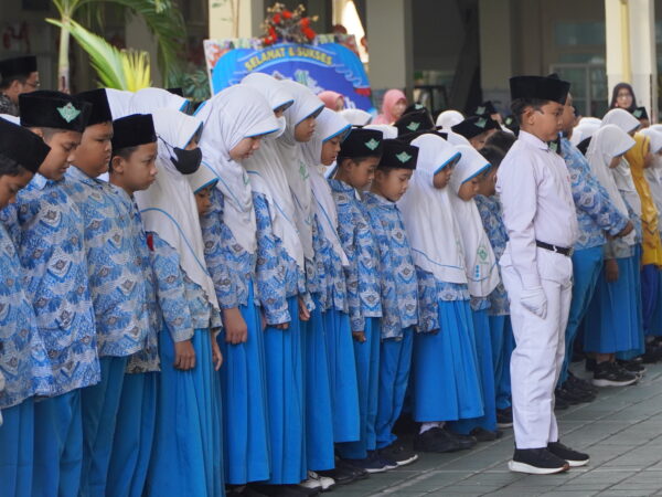 MI Al Irsyad Kota Madiun Gelar Upacara Hari Kesaktian Pancasila